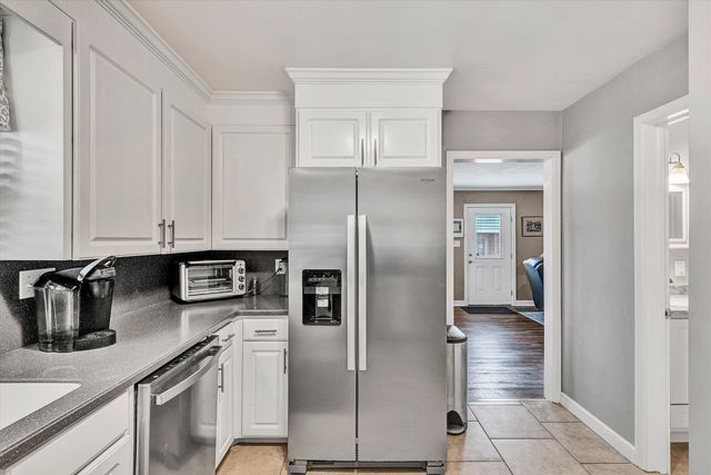 3411 Frontier RD, Roanoke, VA 24012