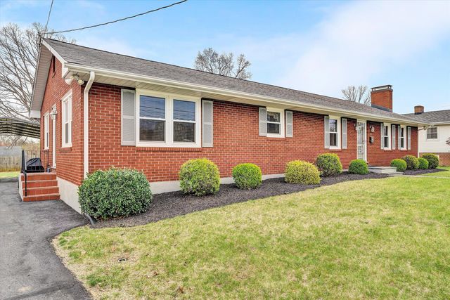 3411 Frontier RD, Roanoke, VA 24012