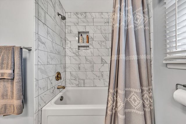 3411 Frontier RD, Roanoke, VA 24012