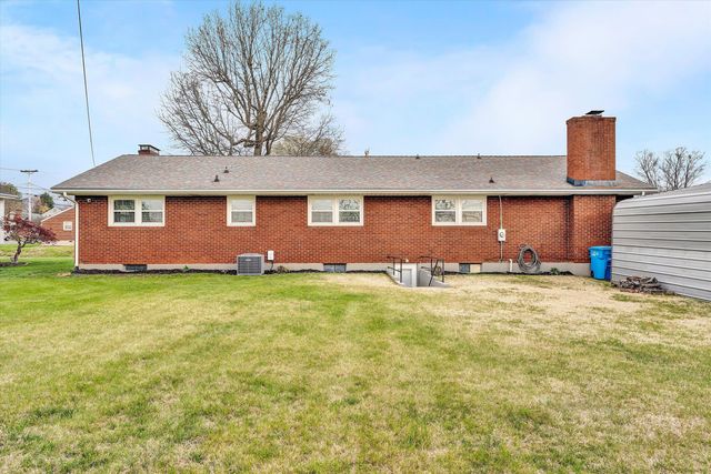 3411 Frontier RD, Roanoke, VA 24012