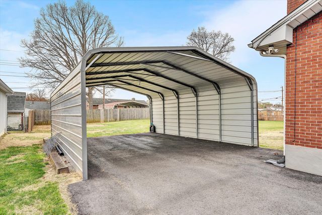 3411 Frontier RD, Roanoke, VA 24012