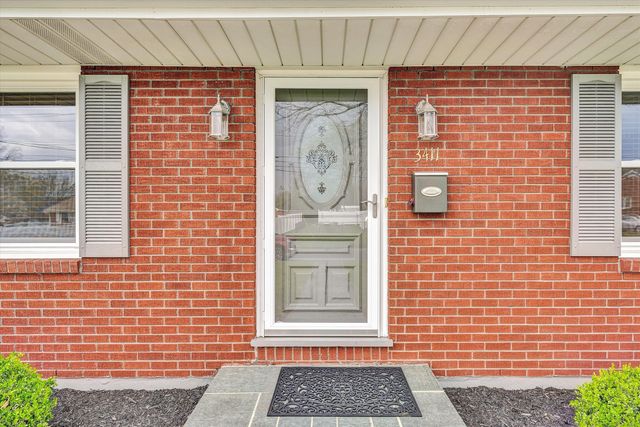 3411 Frontier RD, Roanoke, VA 24012