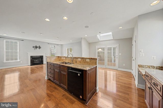 42514 PELICAN DR, Chantilly, VA 20152