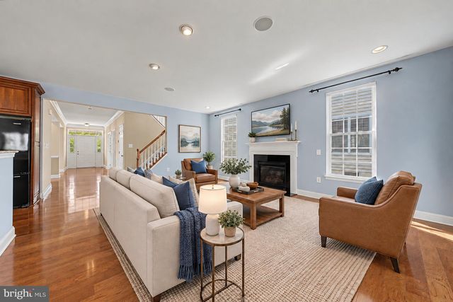 42514 PELICAN DR, Chantilly, VA 20152