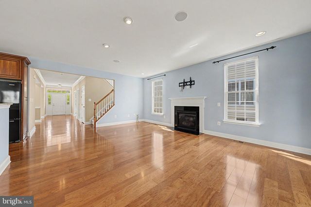 42514 PELICAN DR, Chantilly, VA 20152