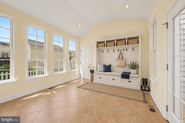 42514 PELICAN DR, Chantilly, VA 20152