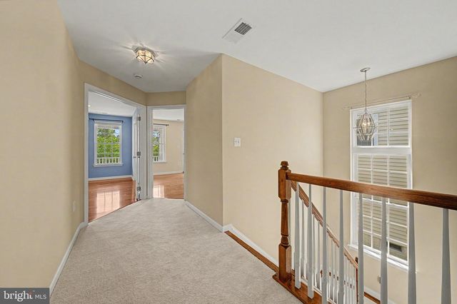 42514 PELICAN DR, Chantilly, VA 20152