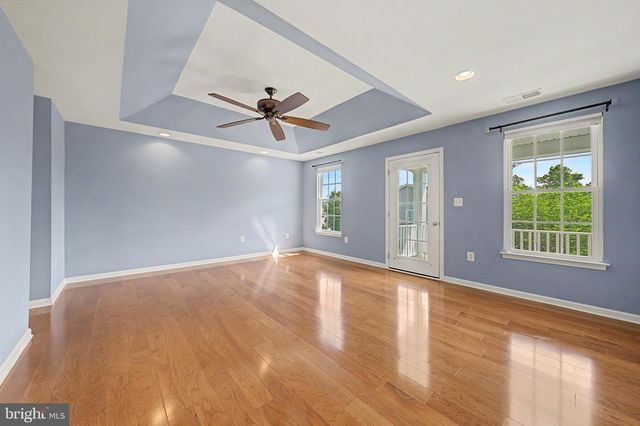 42514 PELICAN DR, Chantilly, VA 20152