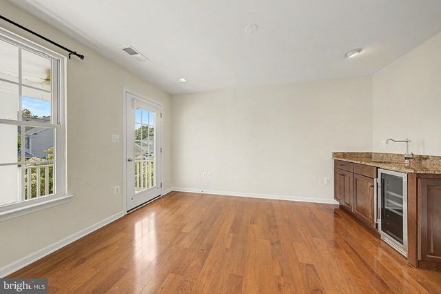 42514 PELICAN DR, Chantilly, VA 20152