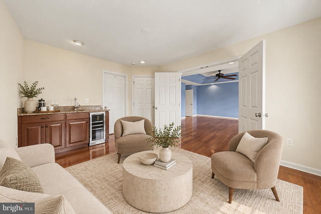 42514 PELICAN DR, Chantilly, VA 20152