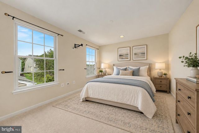 42514 PELICAN DR, Chantilly, VA 20152