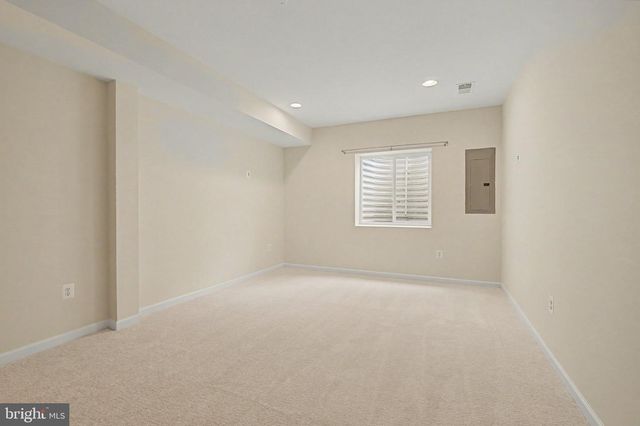 42514 PELICAN DR, Chantilly, VA 20152
