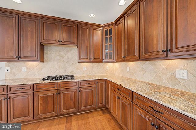 42514 PELICAN DR, Chantilly, VA 20152