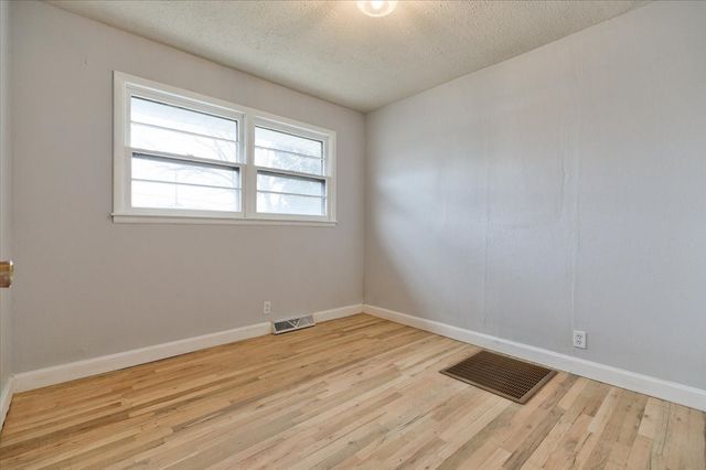 4707 SW 14th Street, Des Moines, IA 50315