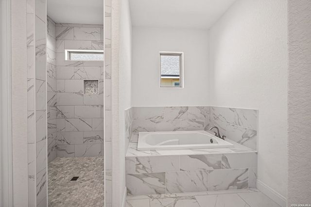 111 John T Court, Castroville, TX 78009