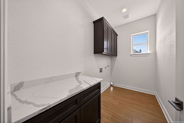 111 John T Court, Castroville, TX 78009