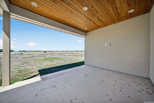 111 John T Court, Castroville, TX 78009