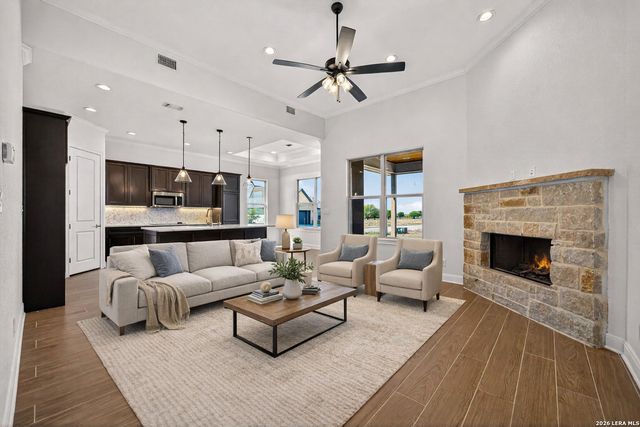 111 John T Court, Castroville, TX 78009