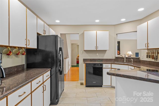 22 Timber Park Drive, Black Mountain, NC 28711