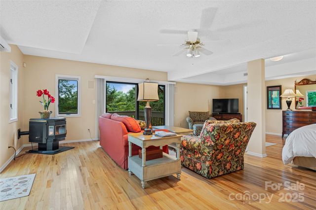 22 Timber Park Drive, Black Mountain, NC 28711
