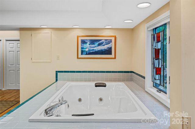 22 Timber Park Drive, Black Mountain, NC 28711