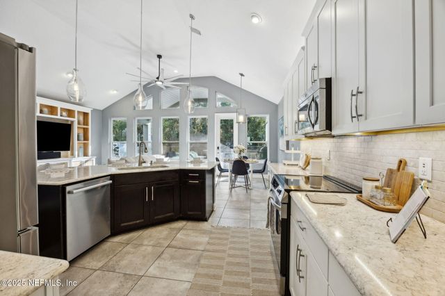 30 AUTUMN BLISS Drive, St. Johns, FL 32259