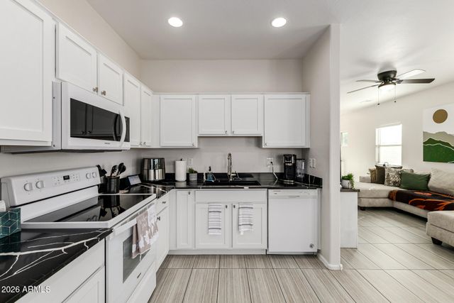 1896 W ROAD AGENT Street, Apache Junction, AZ 85120