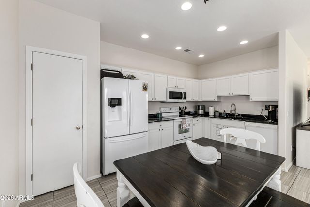 1896 W ROAD AGENT Street, Apache Junction, AZ 85120