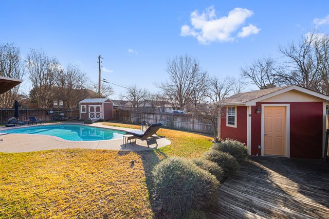 1701 Oakmeadow Drive, Decatur, TX 76234