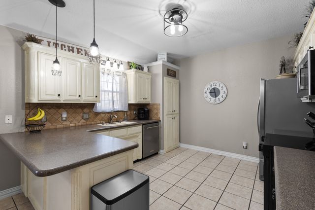 1701 Oakmeadow Drive, Decatur, TX 76234