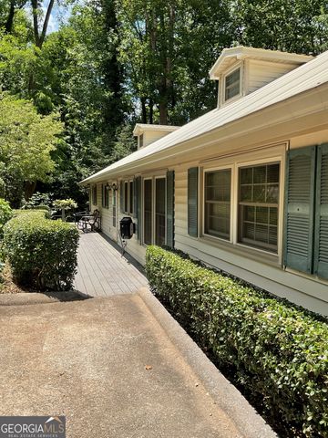 866 Yunai Circle, Clayton, GA 30525
