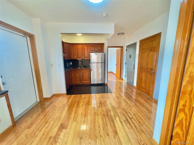 71-77 159 St 3D, Fresh Meadows, NY 11365