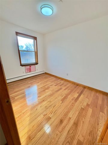 71-77 159 St 3D, Fresh Meadows, NY 11365