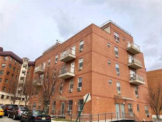 71-77 159 St 3D, Fresh Meadows, NY 11365
