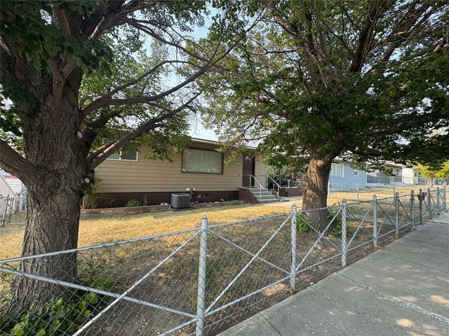 118 5th Avenue SW, Cut Bank, MT 59427 property photo