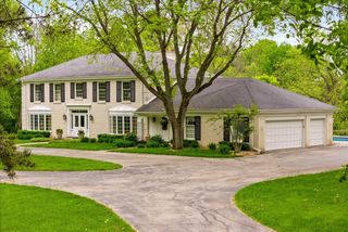 8704 W Bonniwell ROAD, Mequon, WI 53097