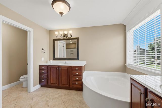 5500 Wooded Creek Drive, O'fallon, MO 63304
