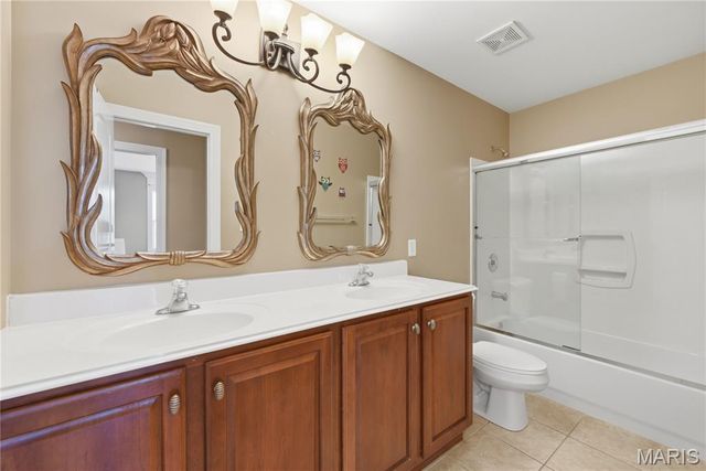 5500 Wooded Creek Drive, O'fallon, MO 63304