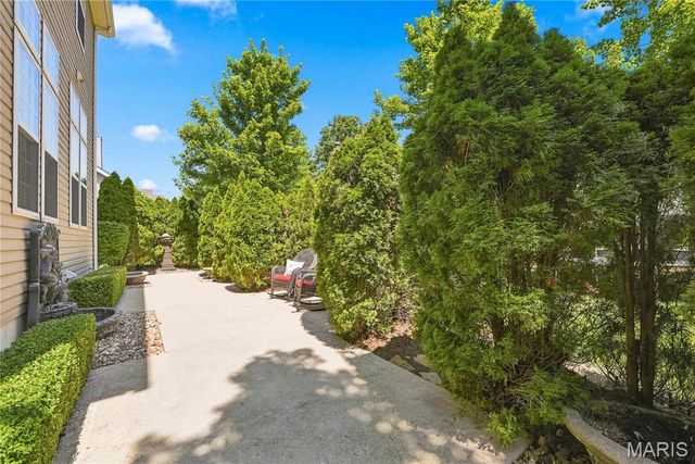 5500 Wooded Creek Drive, O'fallon, MO 63304