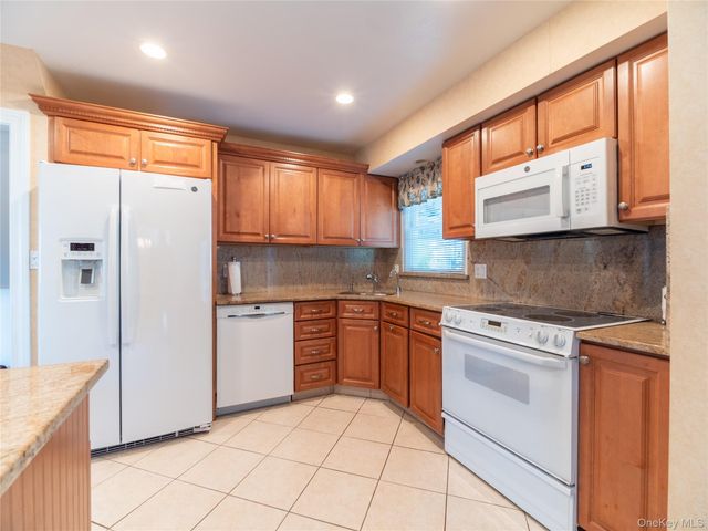 20 Priscilla Lane, Port Chester, NY 10573
