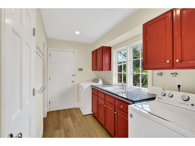 14165 Nw LINMERE Ln, Portland, OR 97229