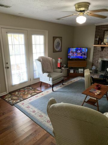 120 Rolling Ridge Drive, Berea, KY 40403