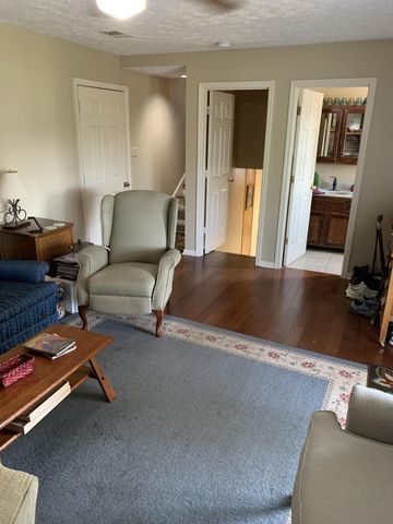 120 Rolling Ridge Drive, Berea, KY 40403