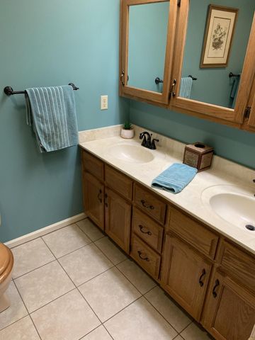 120 Rolling Ridge Drive, Berea, KY 40403