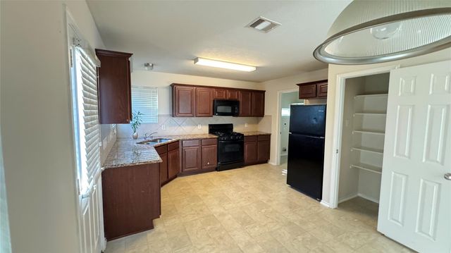 914 Crestmont Trail Drive, Missouri City, TX 77489