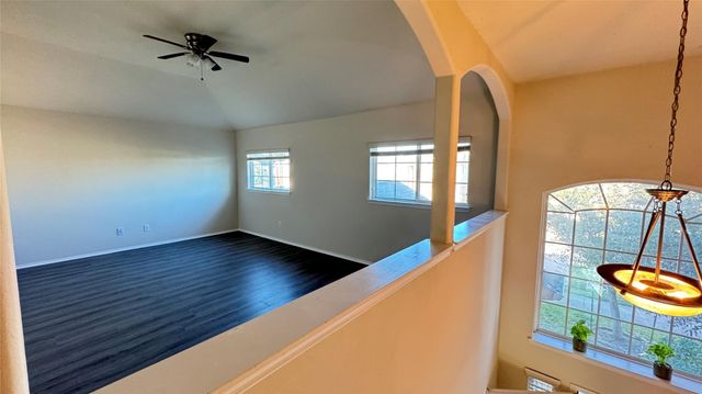 914 Crestmont Trail Drive, Missouri City, TX 77489