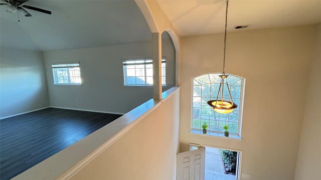 914 Crestmont Trail Drive, Missouri City, TX 77489