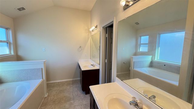 914 Crestmont Trail Drive, Missouri City, TX 77489