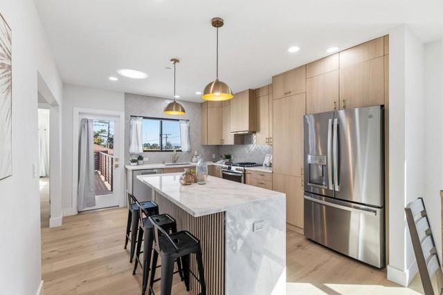 895 Laurel Avenue, Belmont, CA 94002