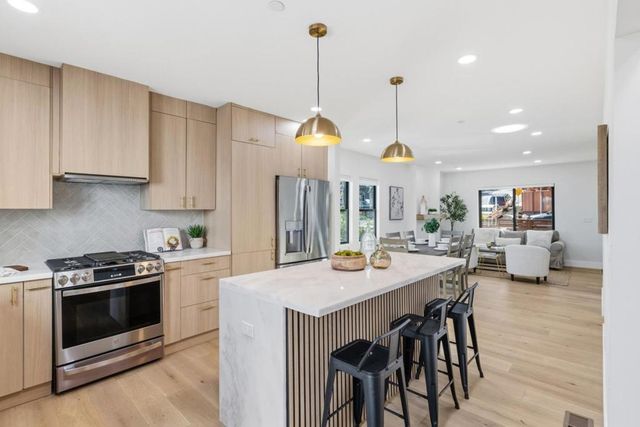 895 Laurel Avenue, Belmont, CA 94002